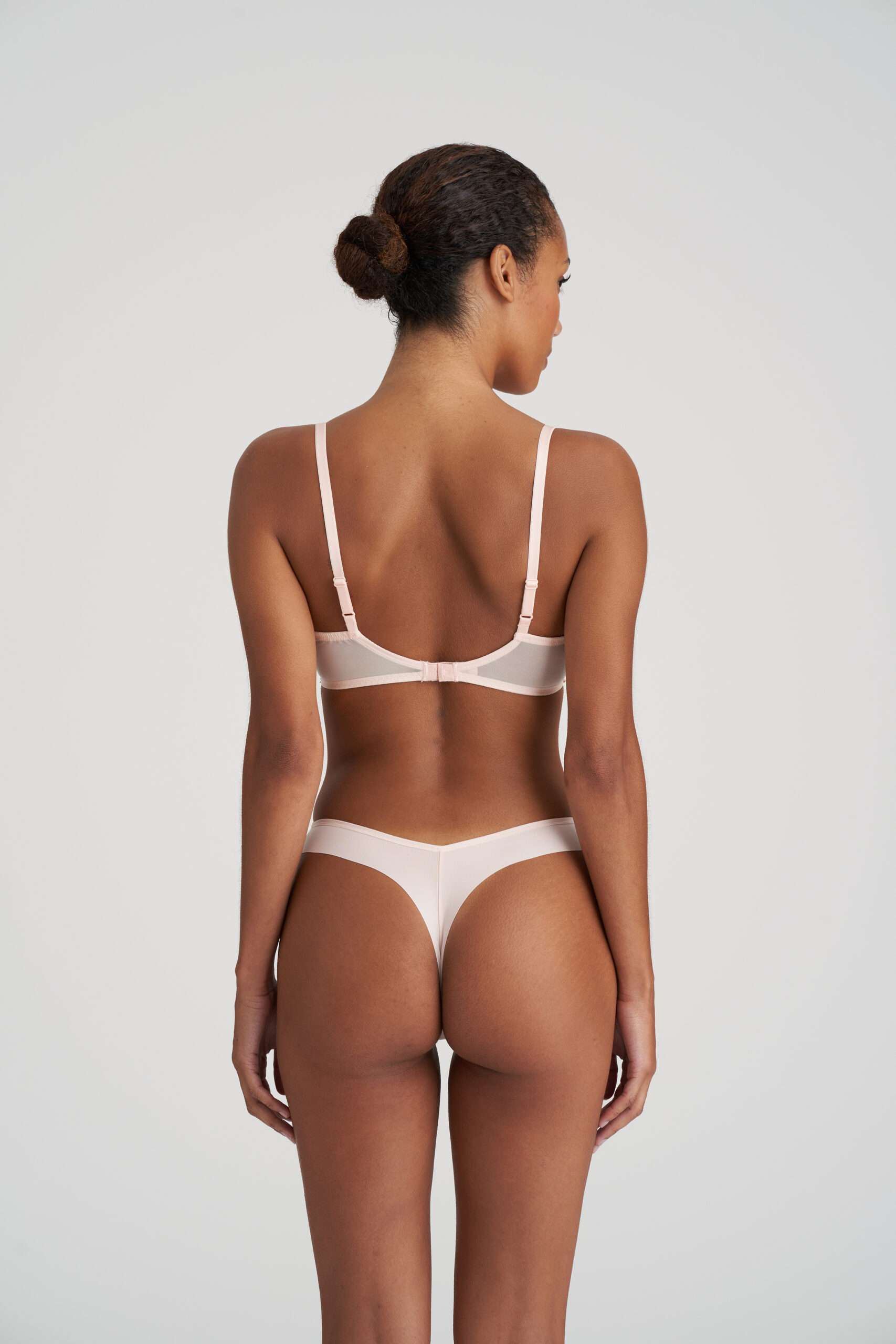 LEDA Glossy Pink string