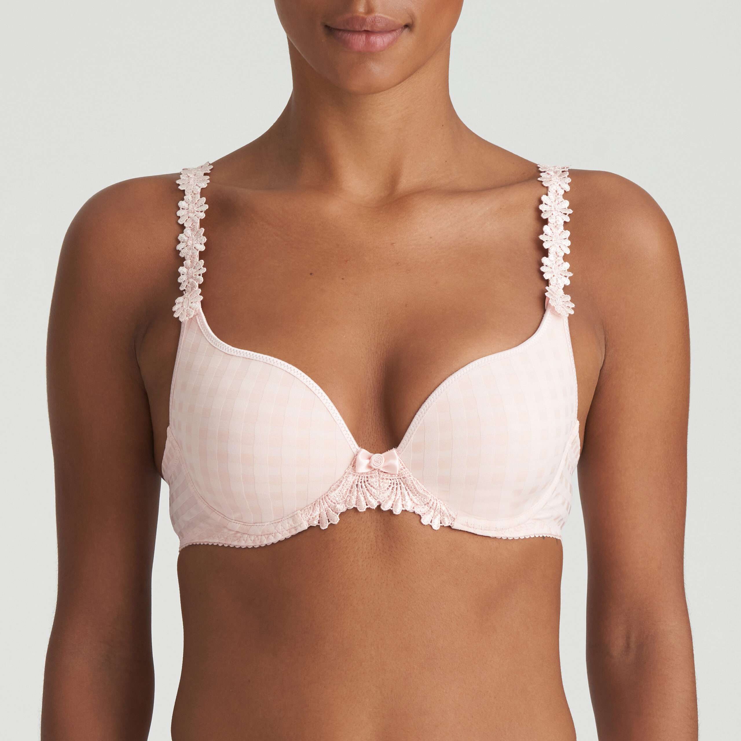 AVERO pearly pink mousse bh hartvorm AVERO pearly pink mousse bh hartvorm