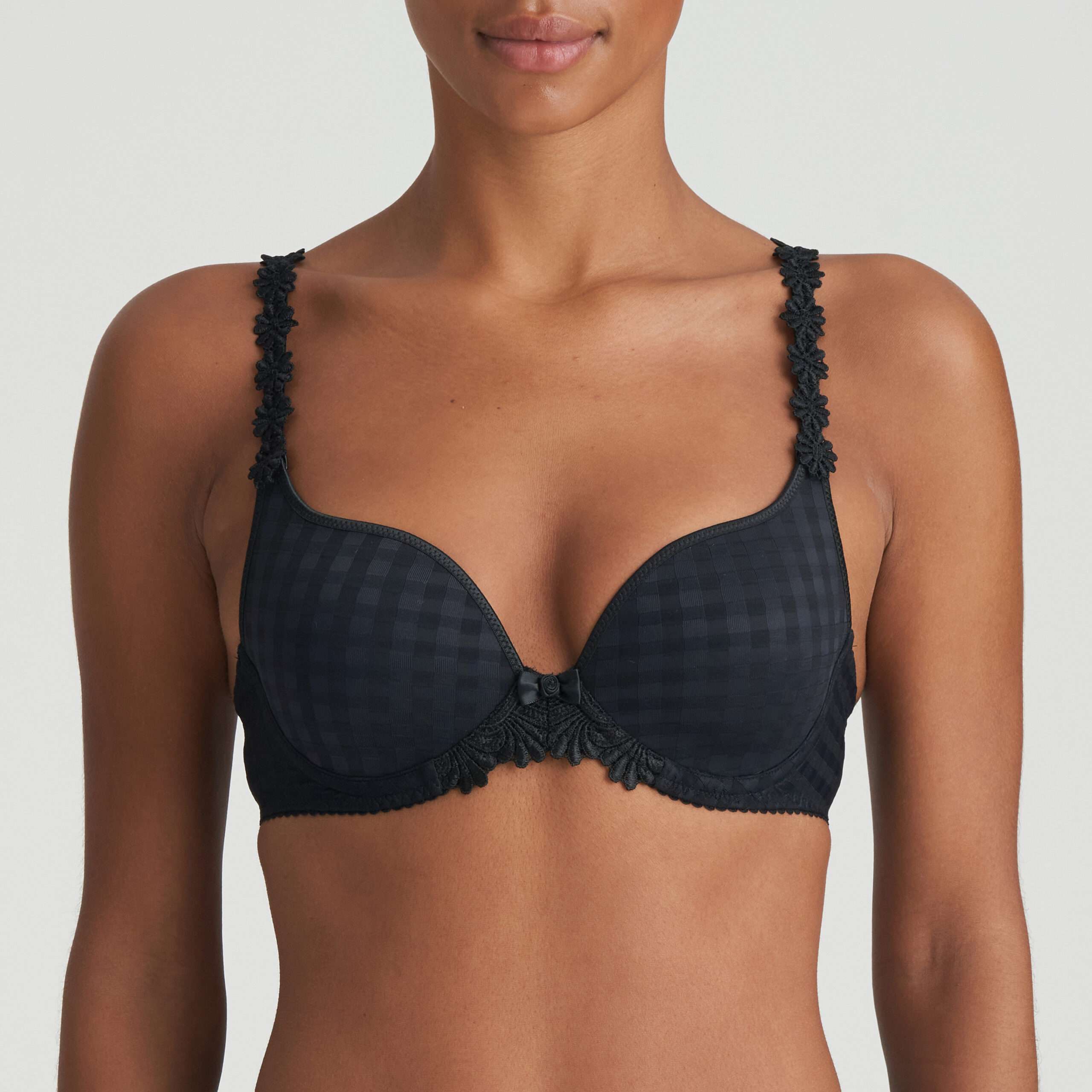 AVERO zwart mousse bh hartvorm AVERO zwart mousse bh hartvorm