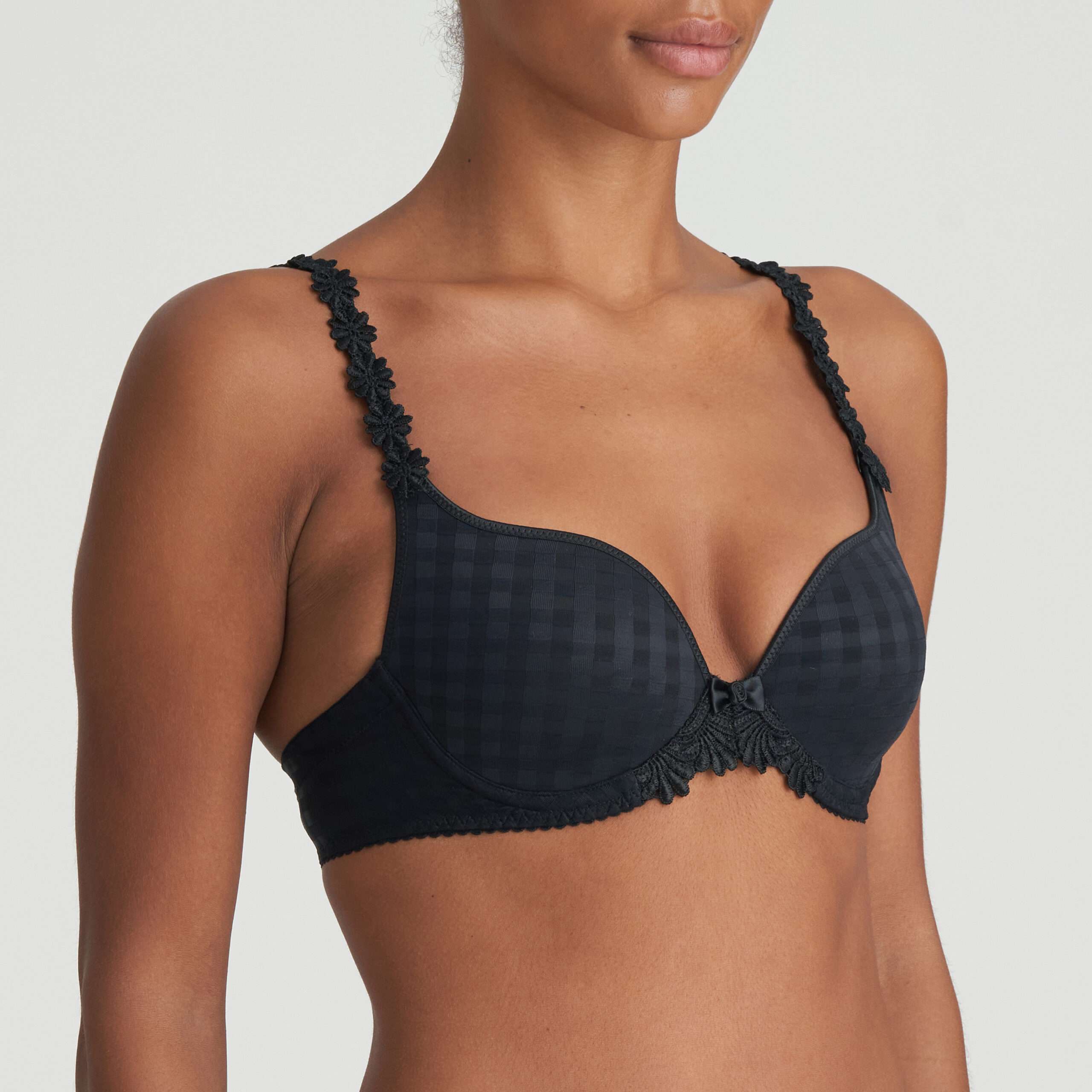 AVERO zwart mousse bh hartvorm AVERO zwart mousse bh hartvorm