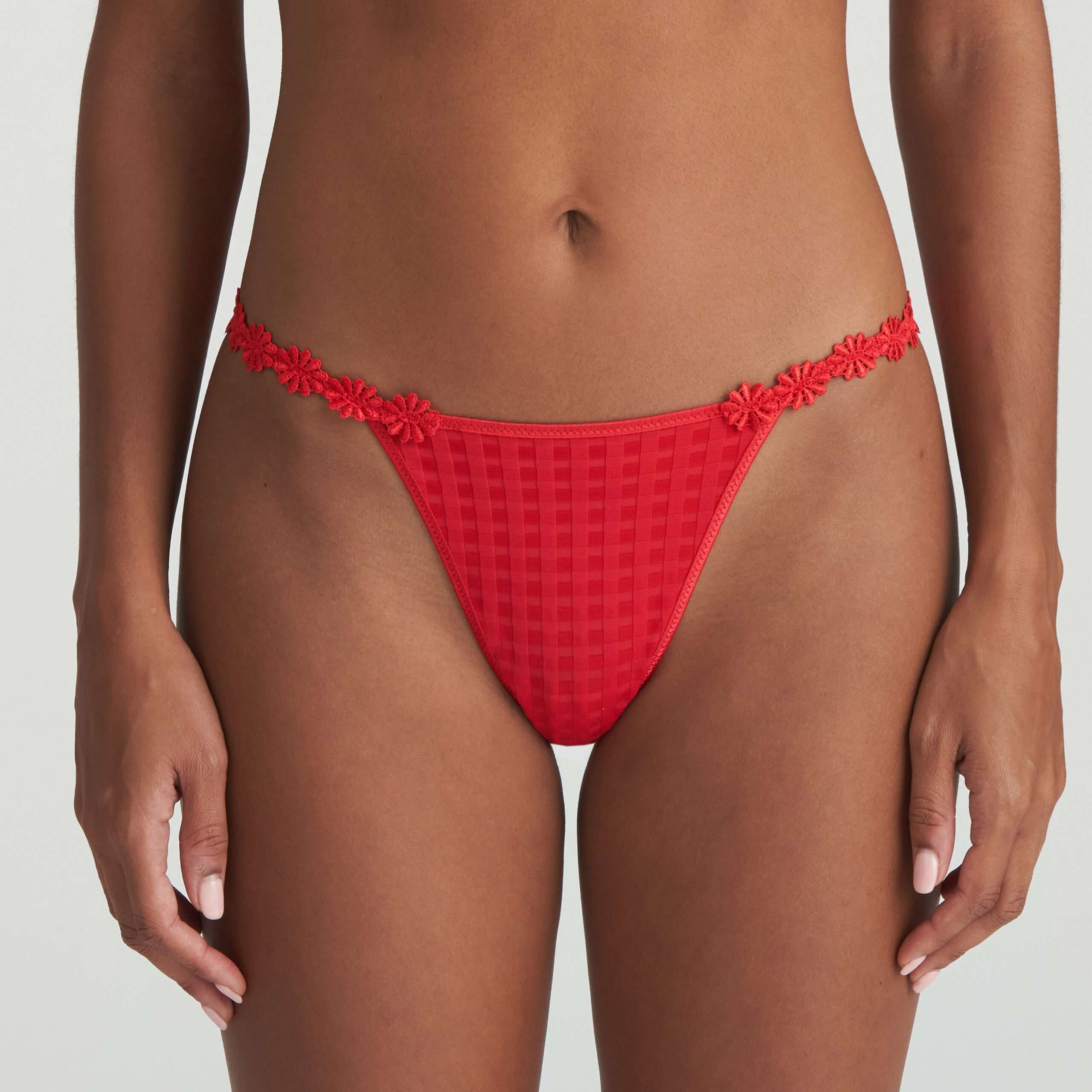 AVERO scarlet string AVERO scarlet string