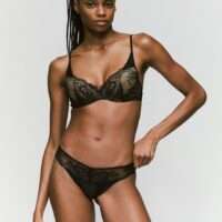 LISA zwart voorgevormde plunge bh LISA zwart voorgevormde plunge bh