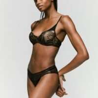 LISA zwart voorgevormde plunge bh LISA zwart voorgevormde plunge bh