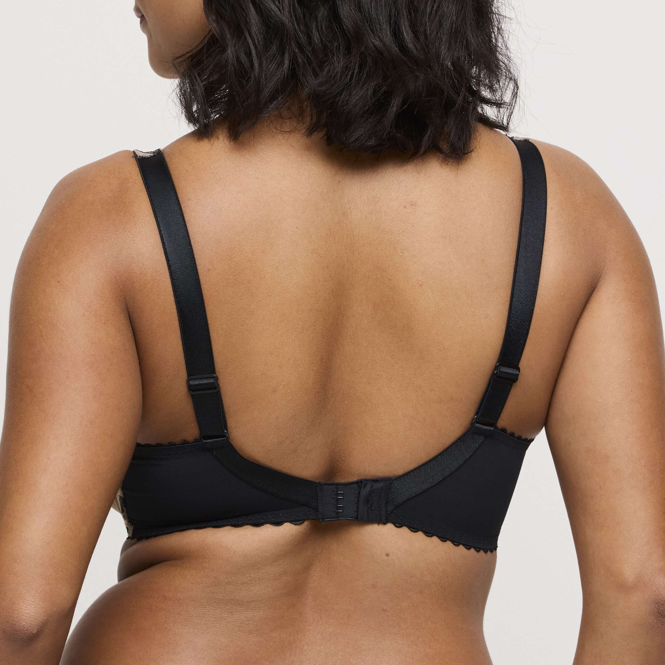 MANALI Wild Bloom plunge bh halve mousse cups MANALI Wild Bloom plunge bh halve mousse cups