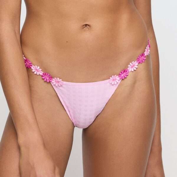 AVERO lily rose mini string
