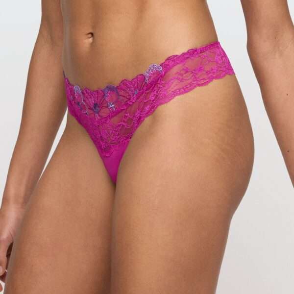 NOEMY Fuchsia Fiesta string