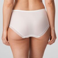 GAMILA natuur short GAMILA natuur short