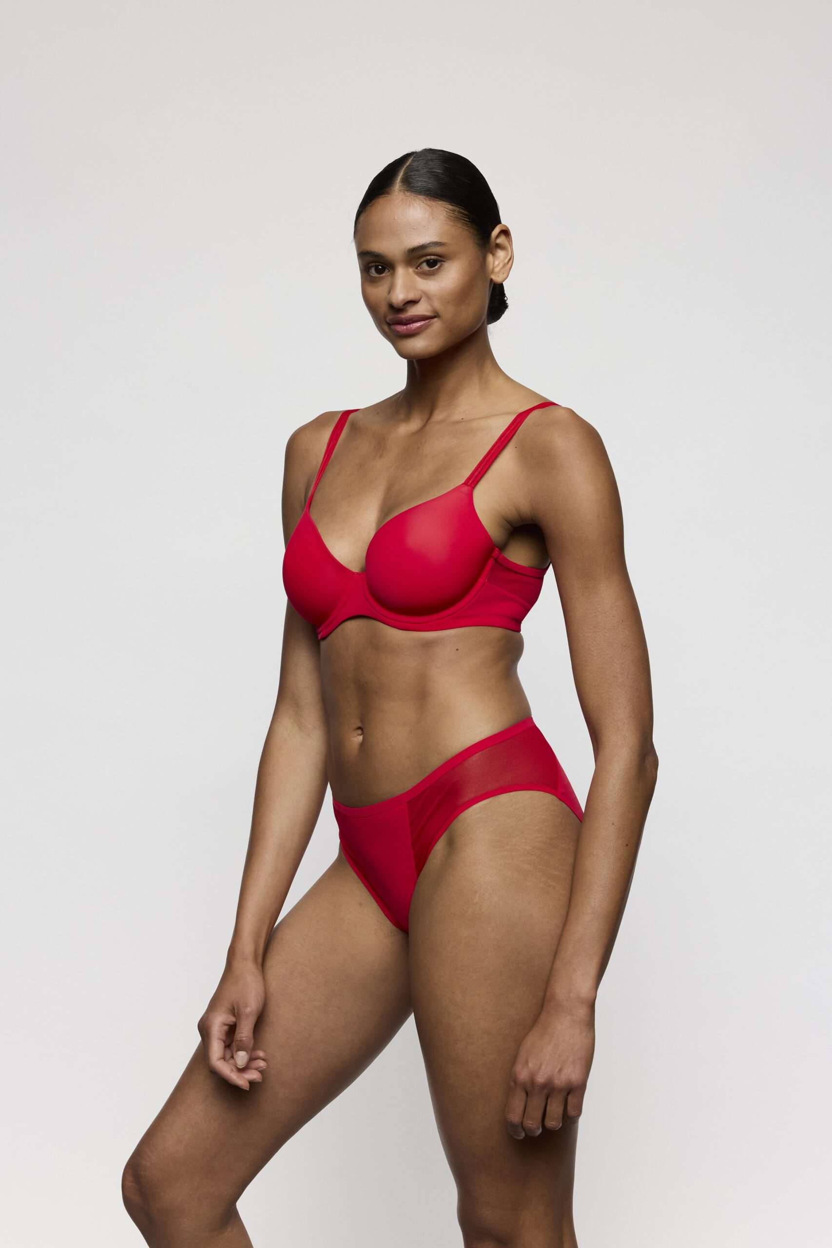 LOUIE true red volle cup spacer bh LOUIE true red volle cup spacer bh