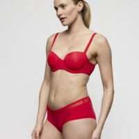 LOUIE true red short