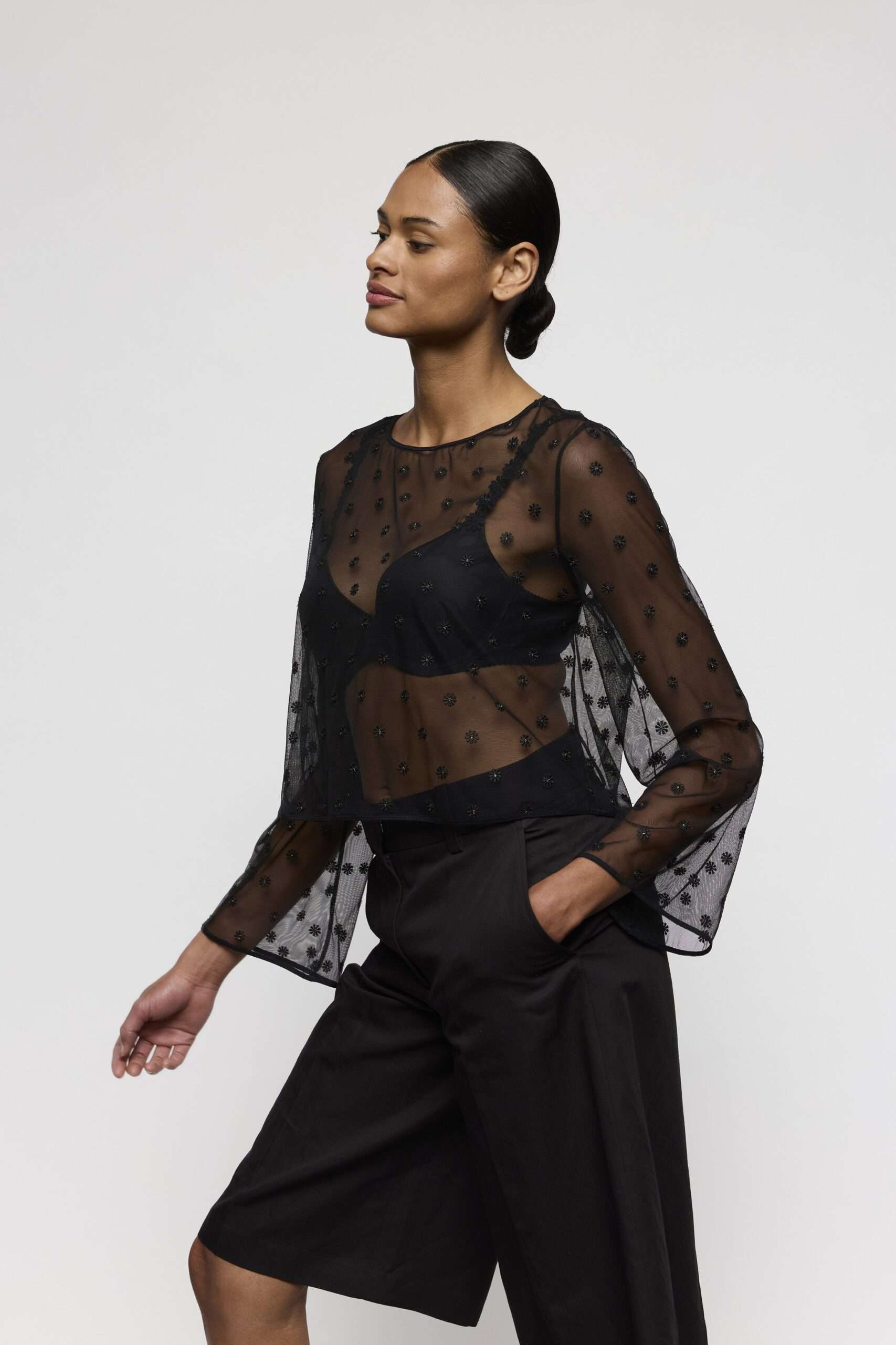 DAISY zwart topje zonder cups