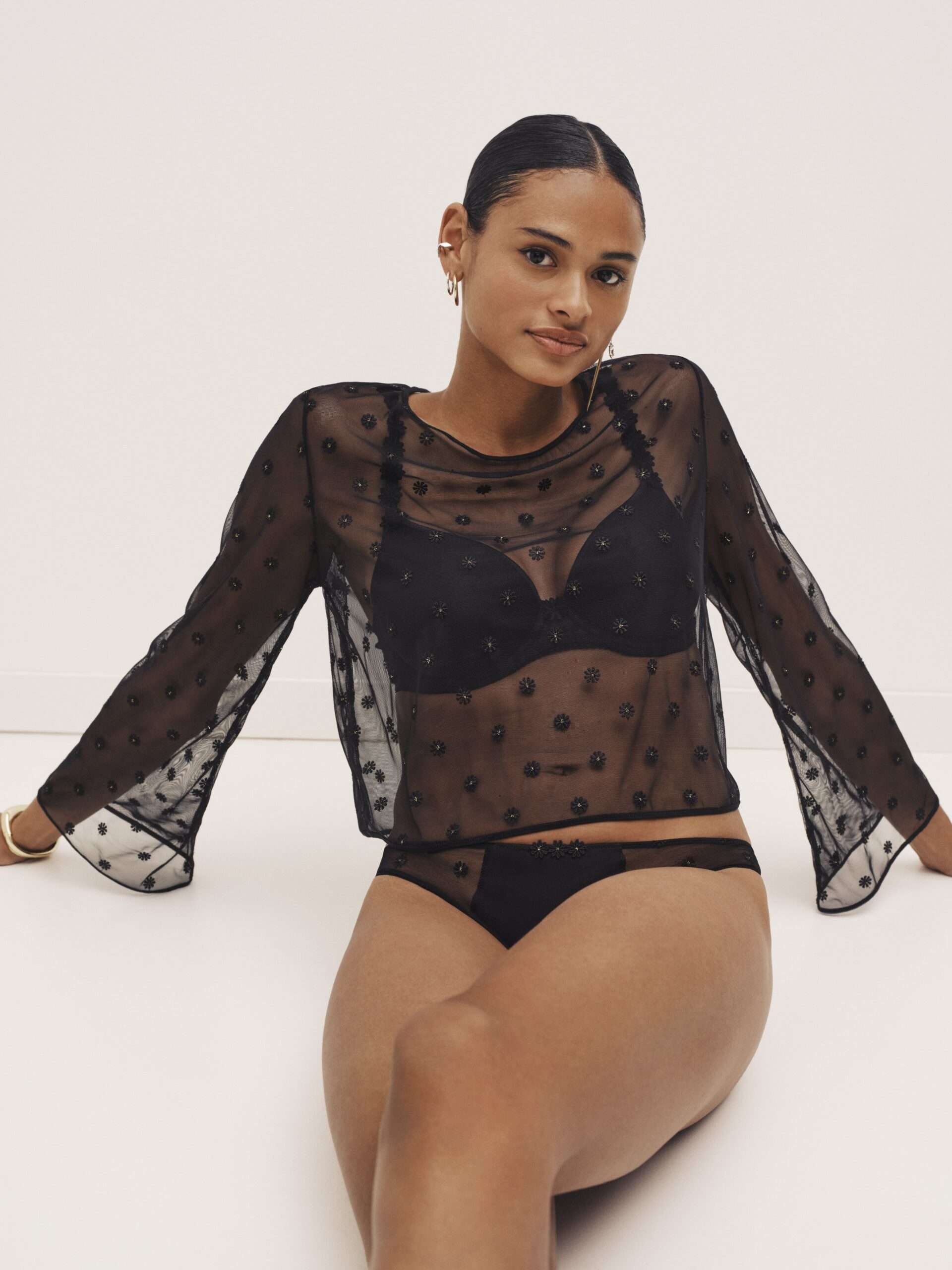 DAISY zwart topje zonder cups