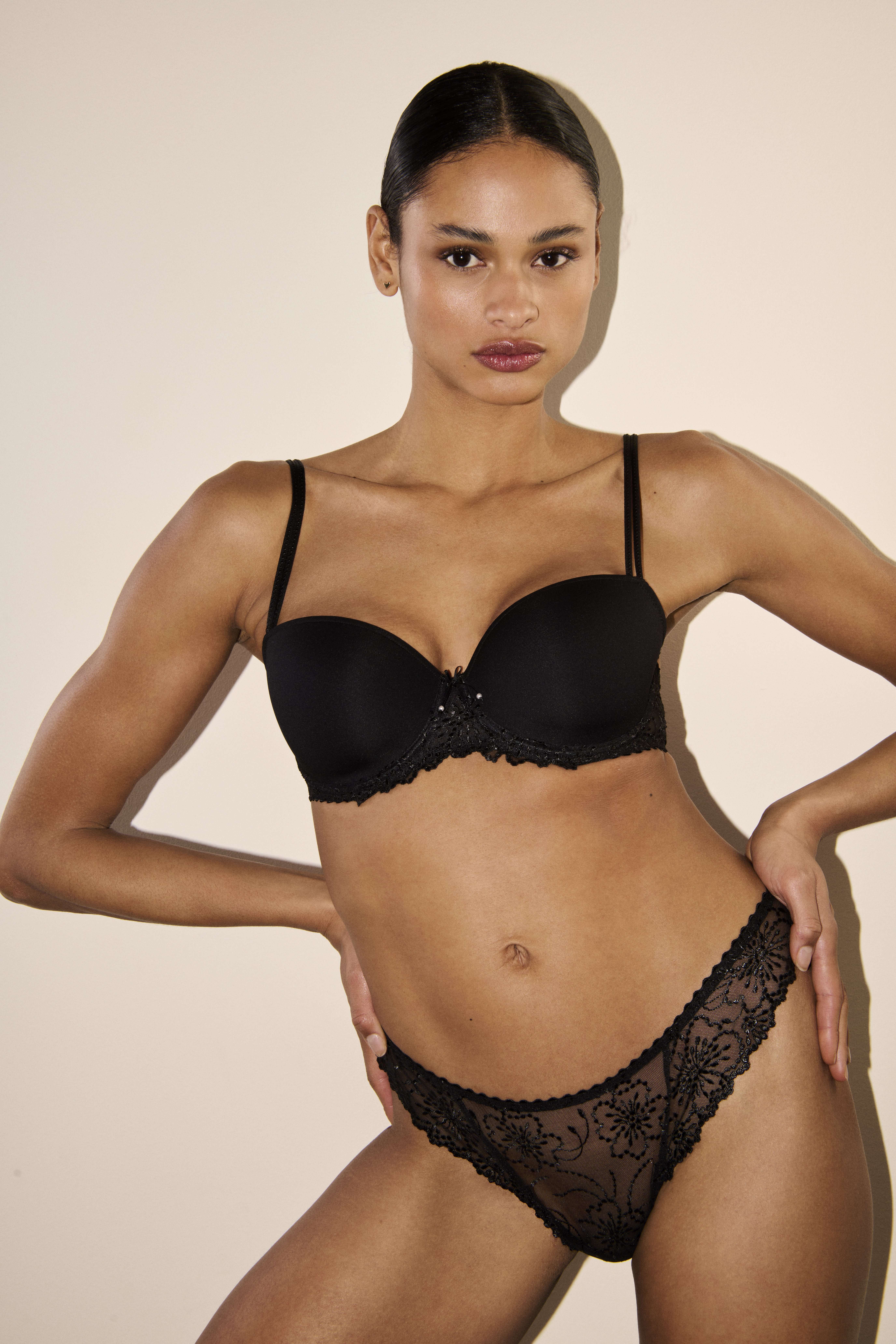 JANE zwart string JANE zwart string