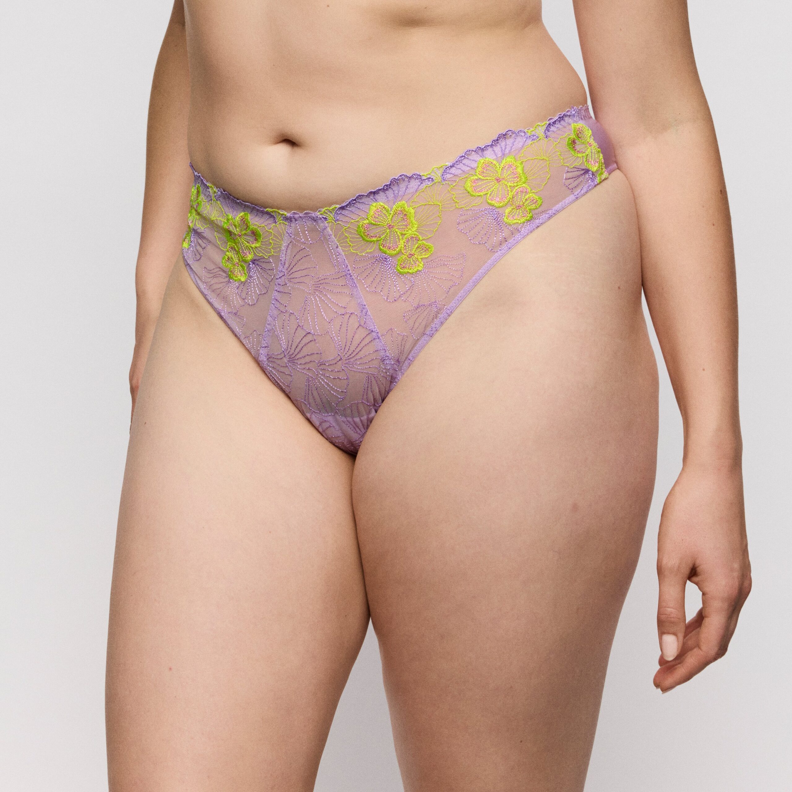 IXIA Wisteria string