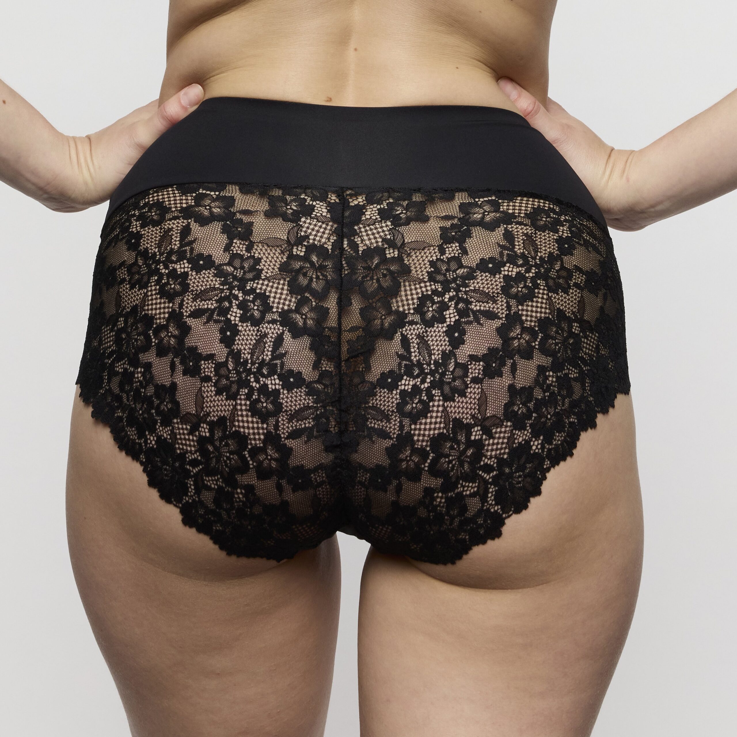 SOFT STUDIO zwart tailleslip