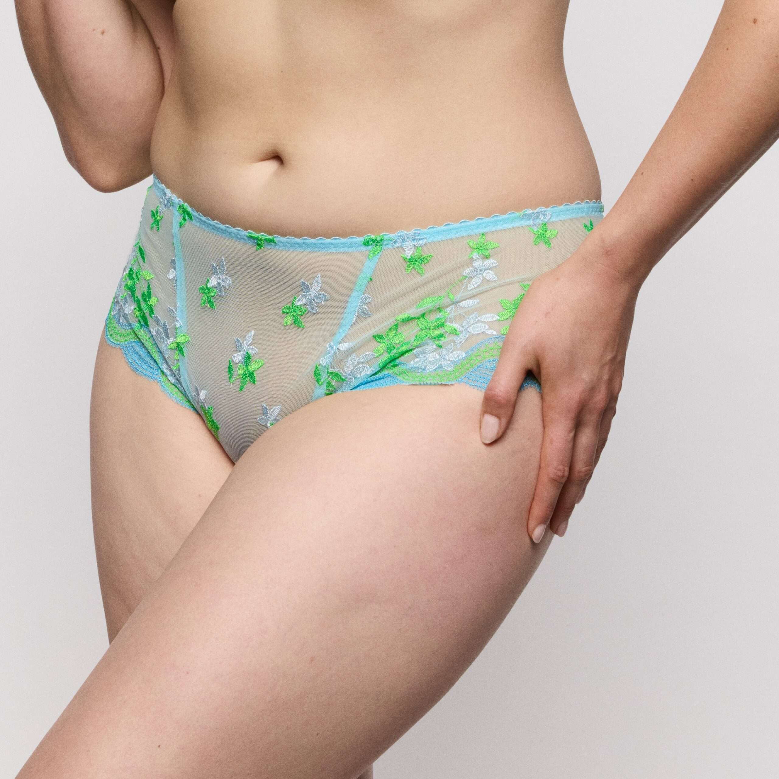 CALA LUNA Ice Dream luxe string