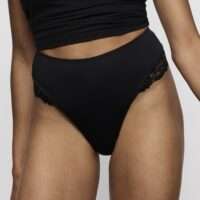 SOFT STUDIO zwart string