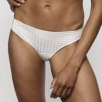 AVERO Ivory Petal rioslip