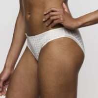 AVERO Ivory Petal rioslip