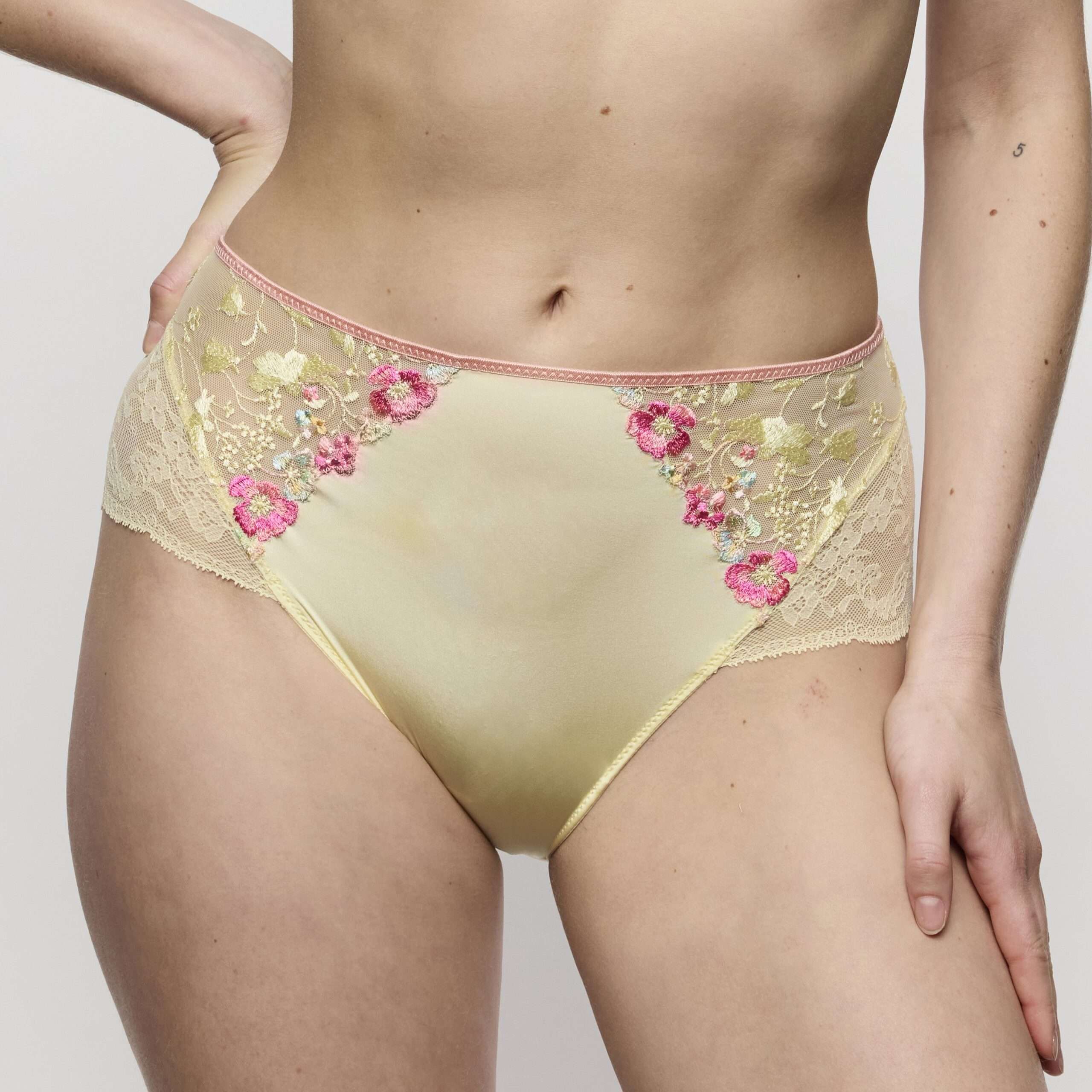LIZELOT French Vanilla tailleslip LIZELOT French Vanilla tailleslip