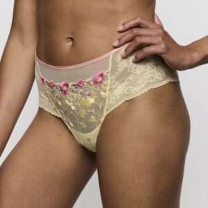 LIZELOT French Vanilla hotpants