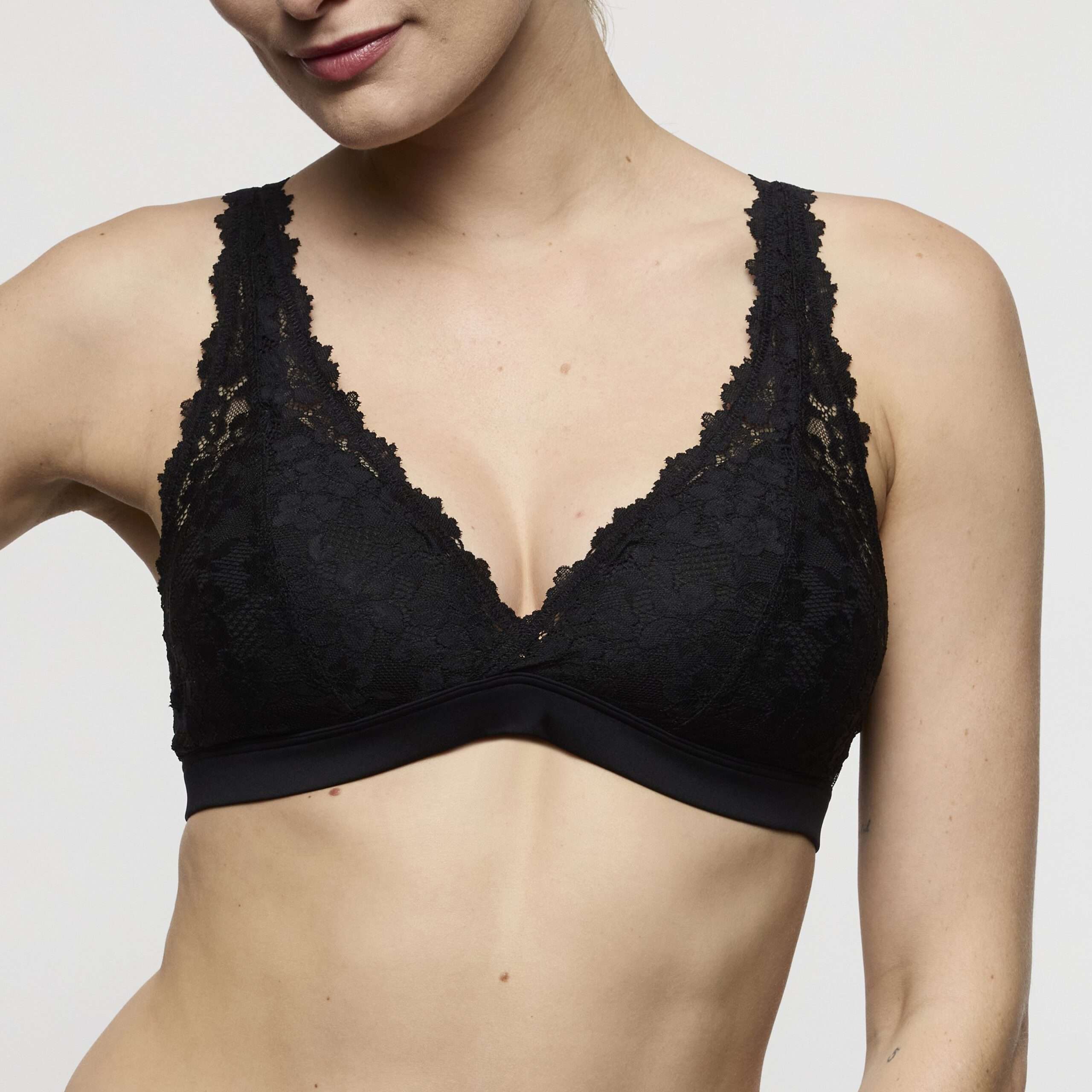 SOFT STUDIO zwart voorgevormde bralette